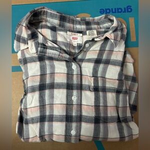 Levi's Pink Plaid Button Down Classic Fit Shirt. Size Small Women